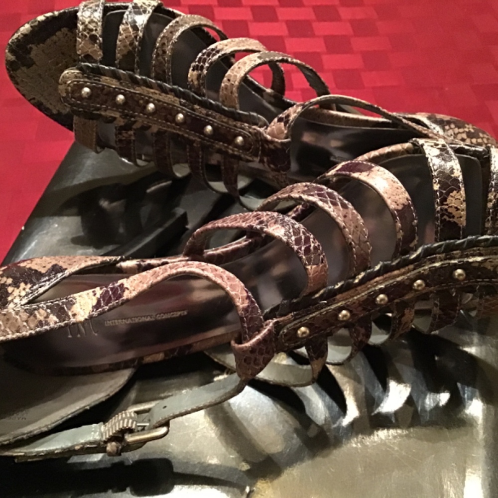 Shoes - Picture 5 of 5